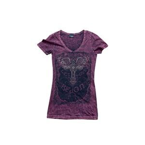 Graphic Let Love Reign Y2K Studded Tee – XS